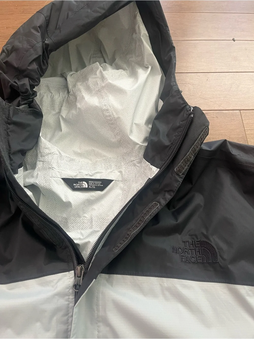Men's The North Face Hyvent Rain Jacket - Black & Light Gray XL